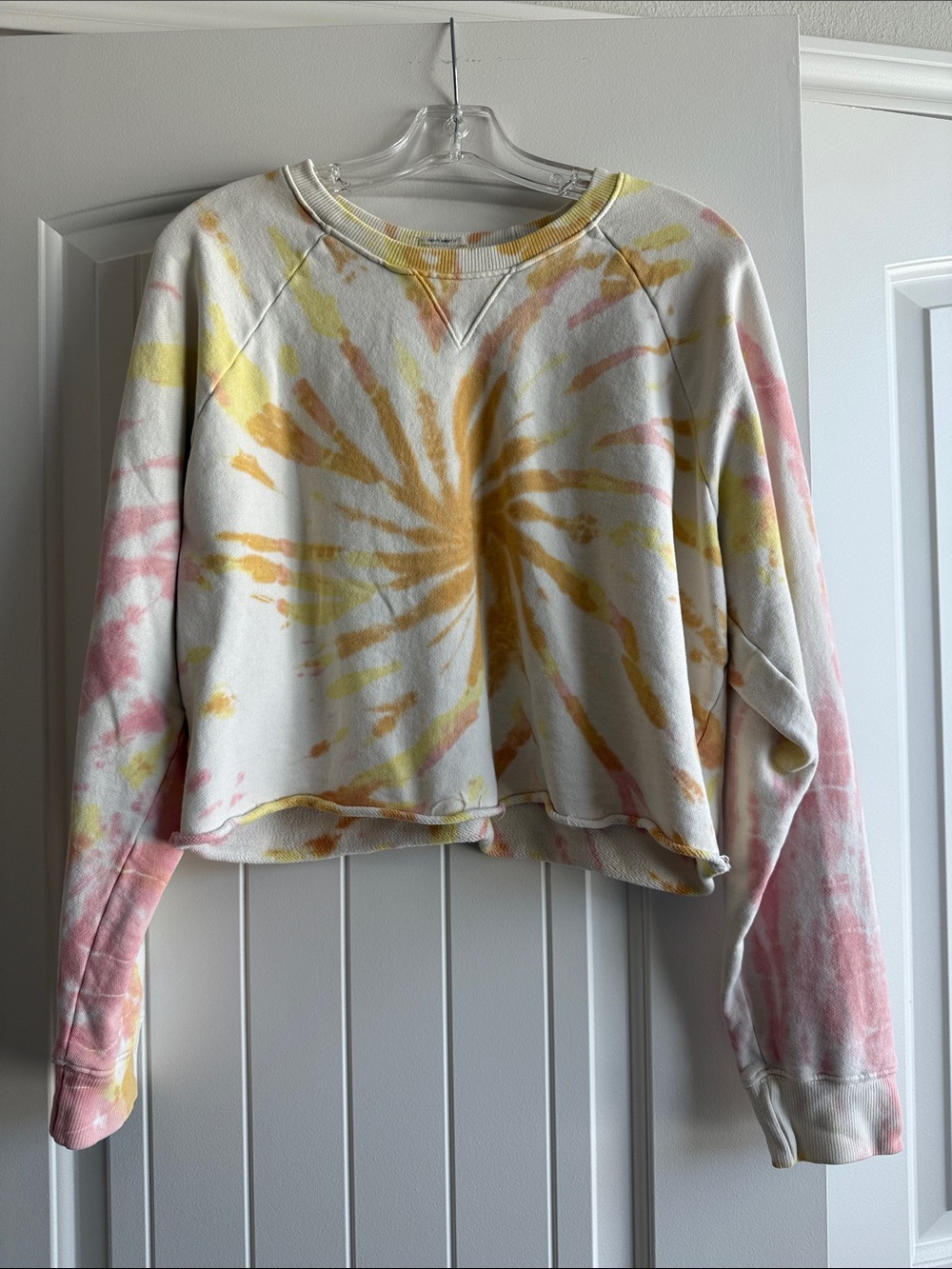 MOTHER Cropped Tie-Dye Sweatshirt in Yellow & Pink